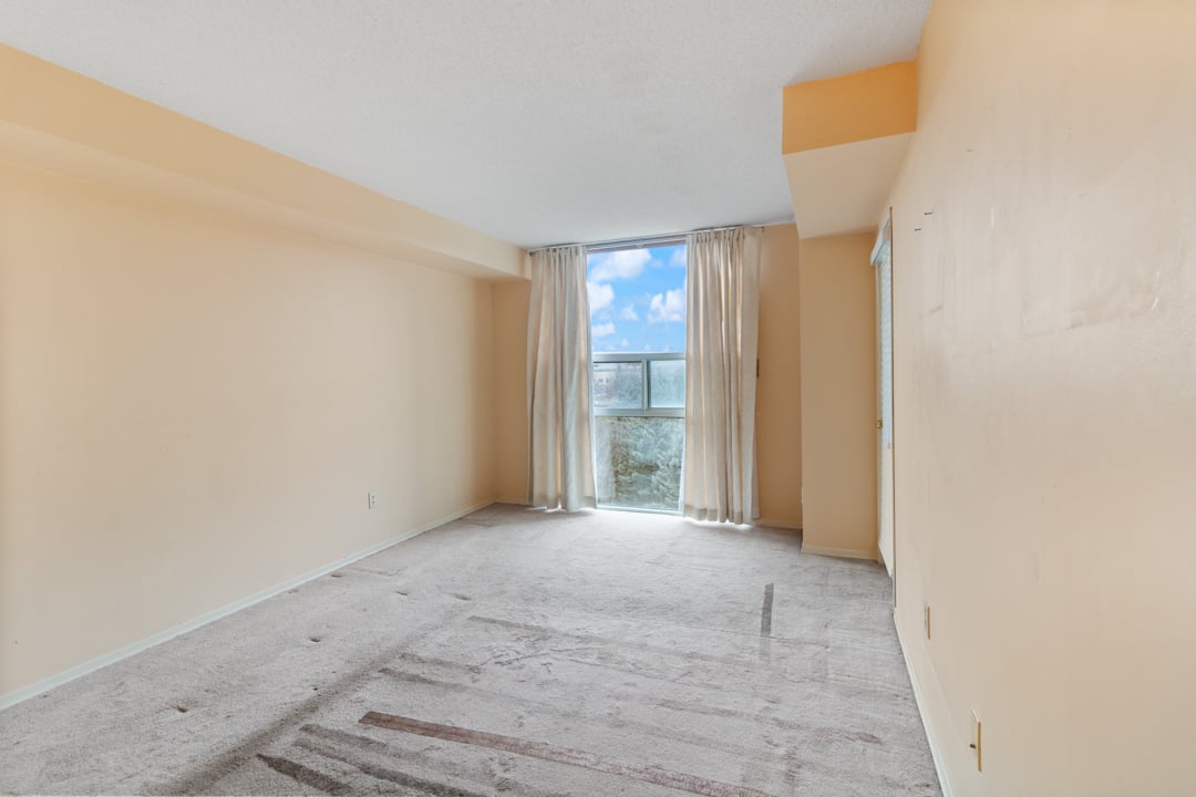 40 Harding Blvd #604