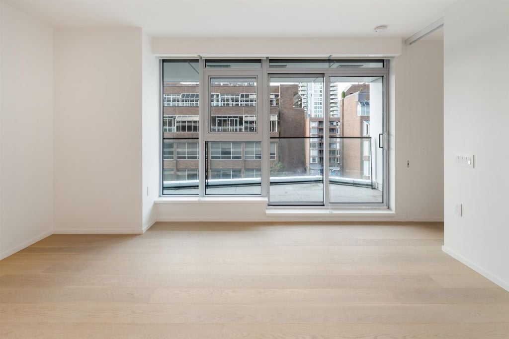 889 Pacific St, #706