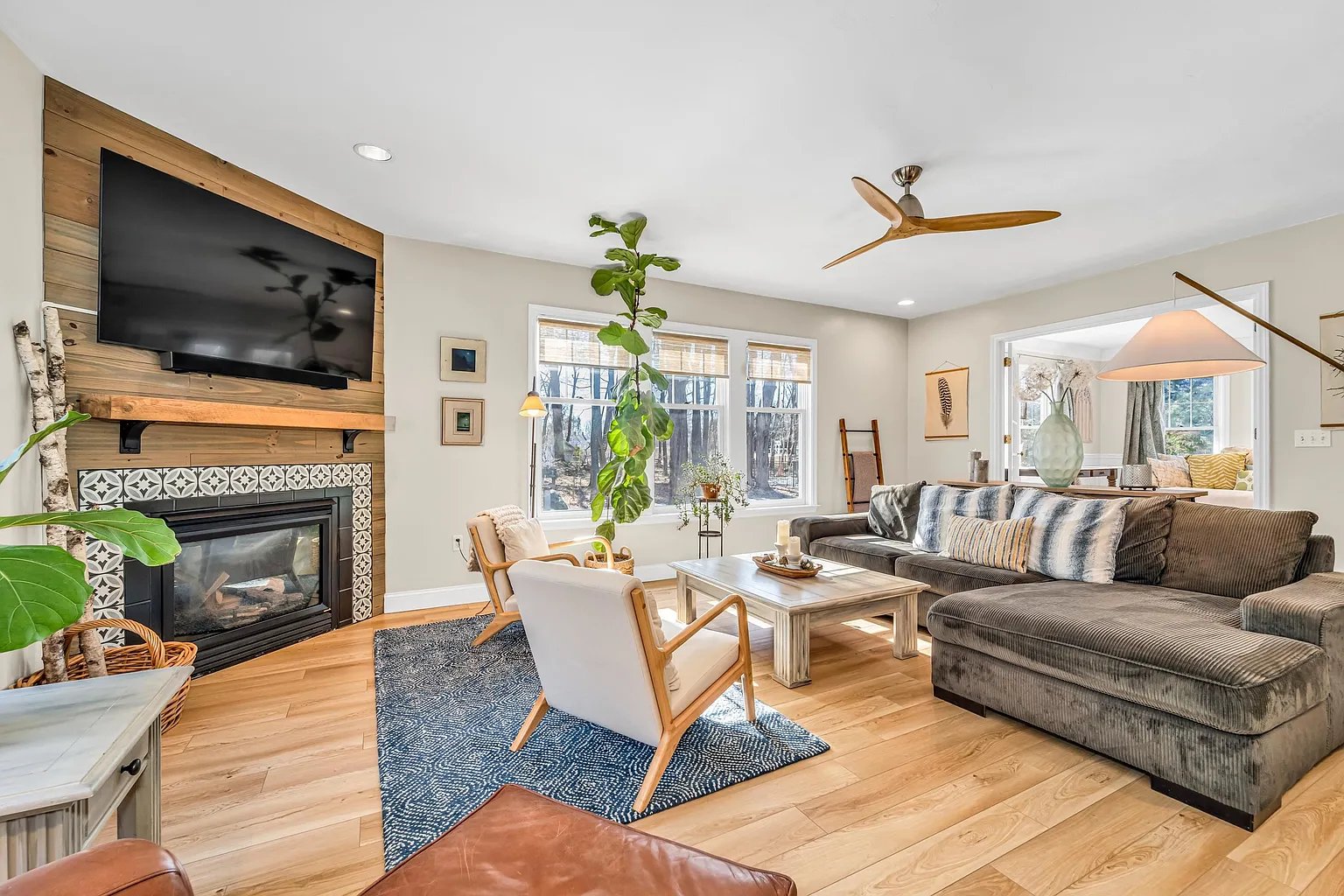 5 Squamscott Cir