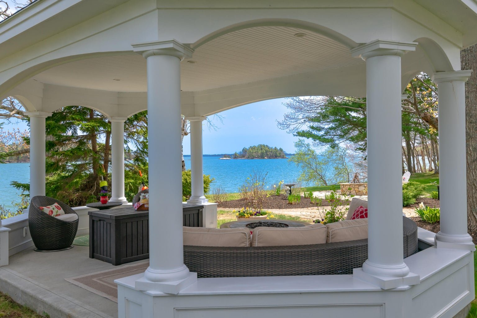 373 Lower Flying Point Road, Freeport