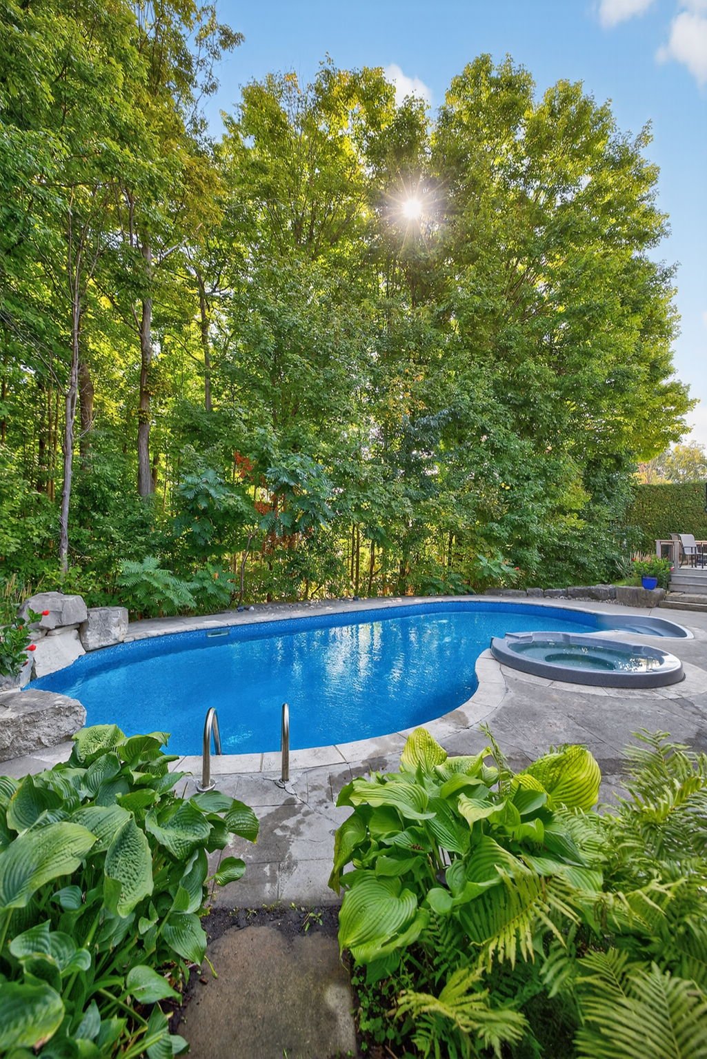 6 Falling Leaf Crt, Aurora