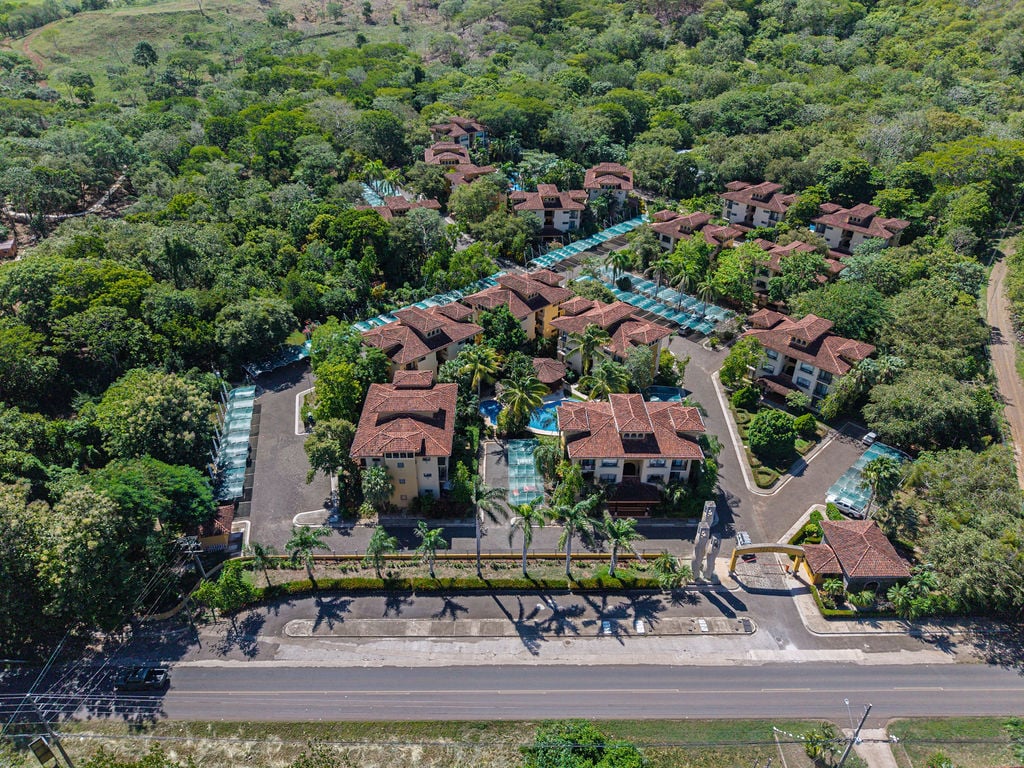 The Oaks #21 | Top-Floor, Turnkey Condo Minutes from Tamarindo