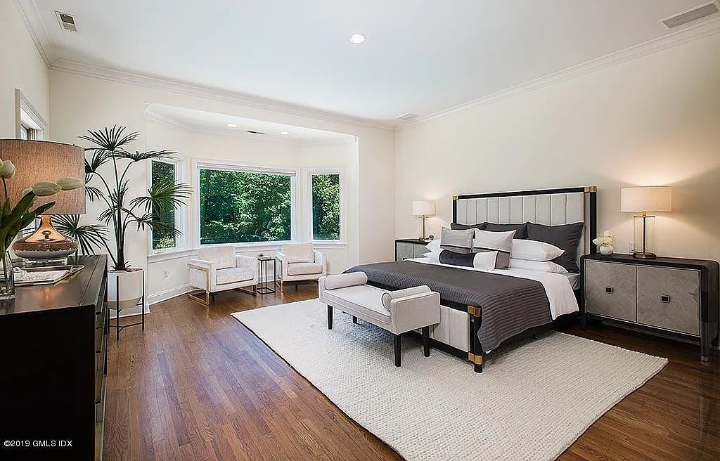 15 Mountain Laurel Dr