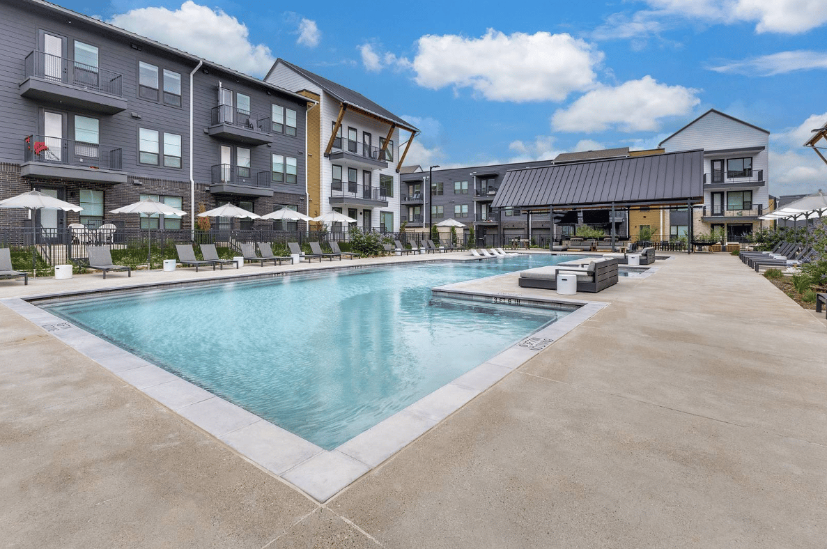 10 WEEKS FREE + $500 GIFT CARD On ALL units