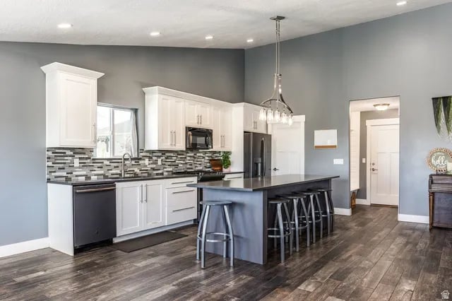 692 Stone Brook Cir