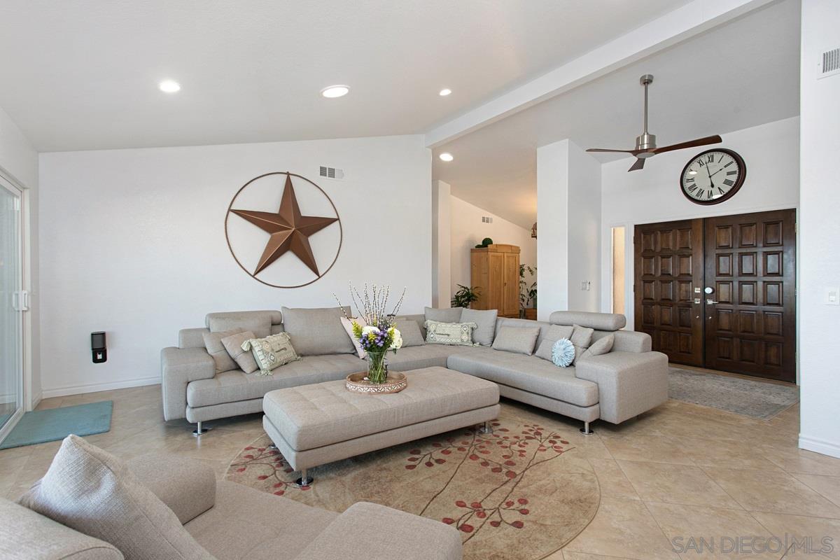 2241 Cortina Cir