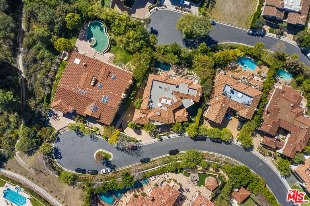 2151 Ravensfield Ln
