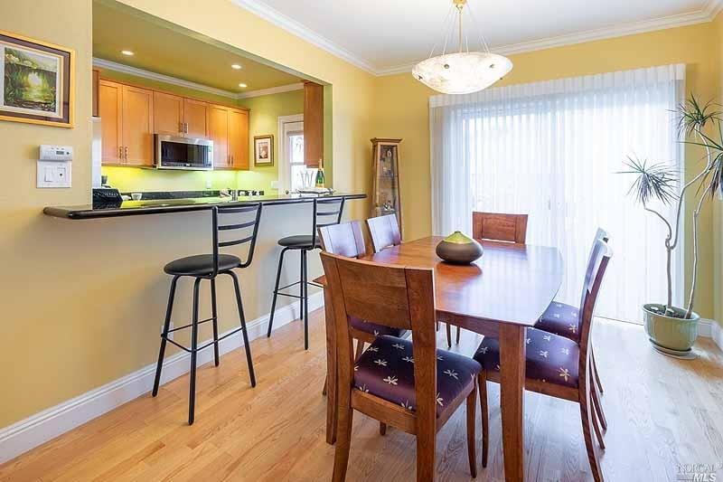 22 Creekside Ct