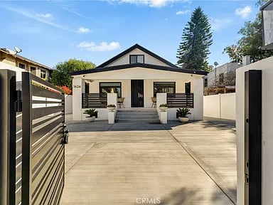 1626 Winona Blvd