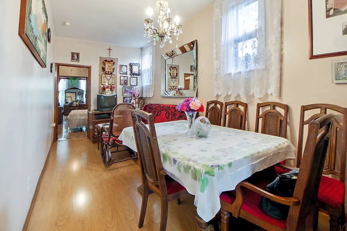 117 N 4th St #8