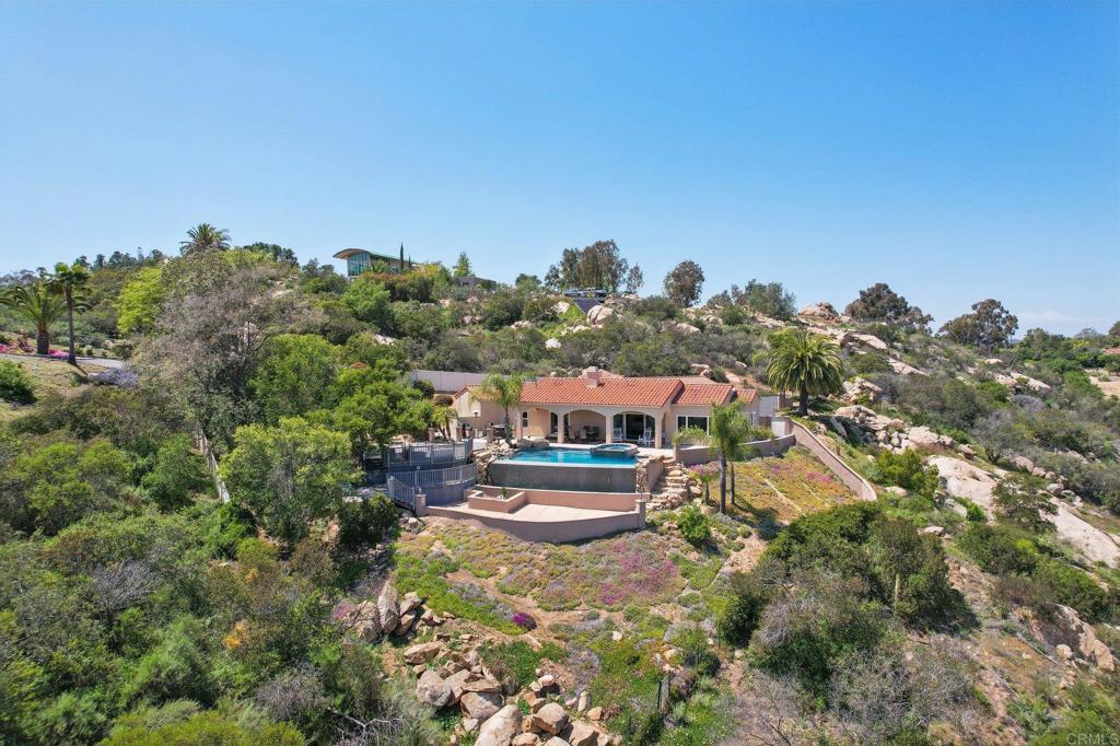 944 Rainbow Crest Rd