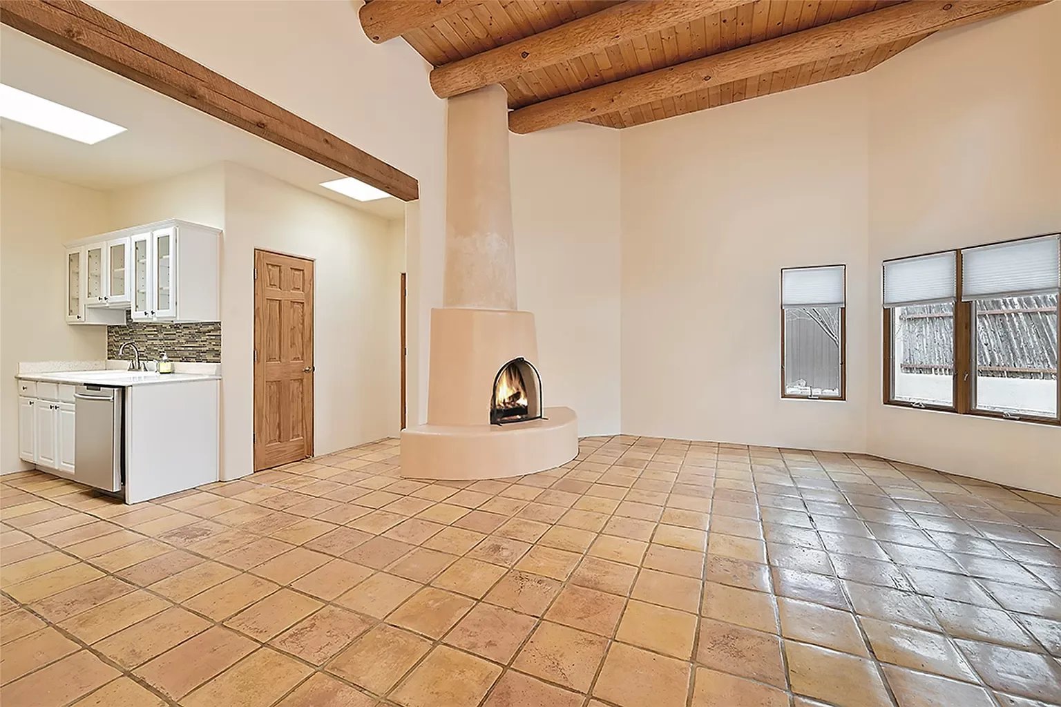 3246 La Paz Ln