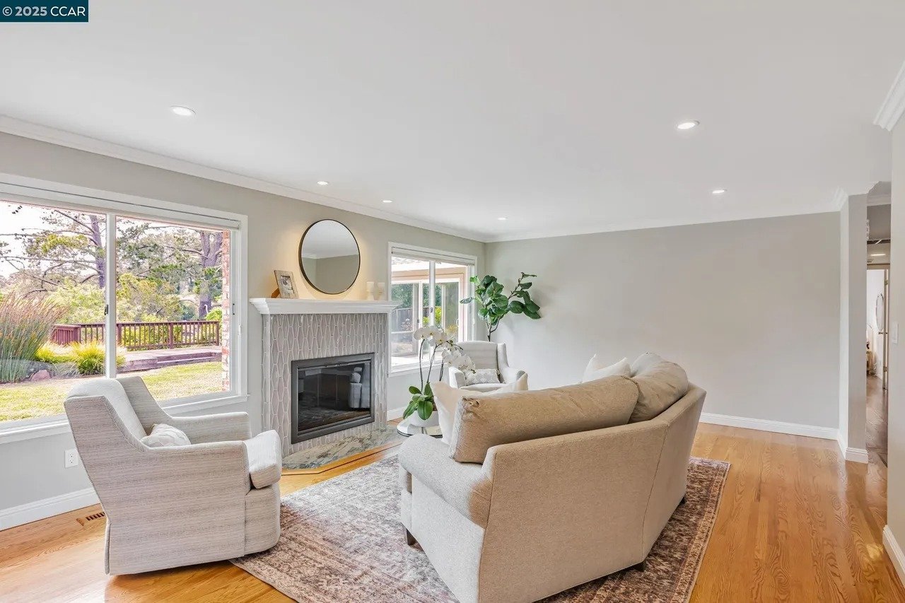 372 Birchwood Dr
