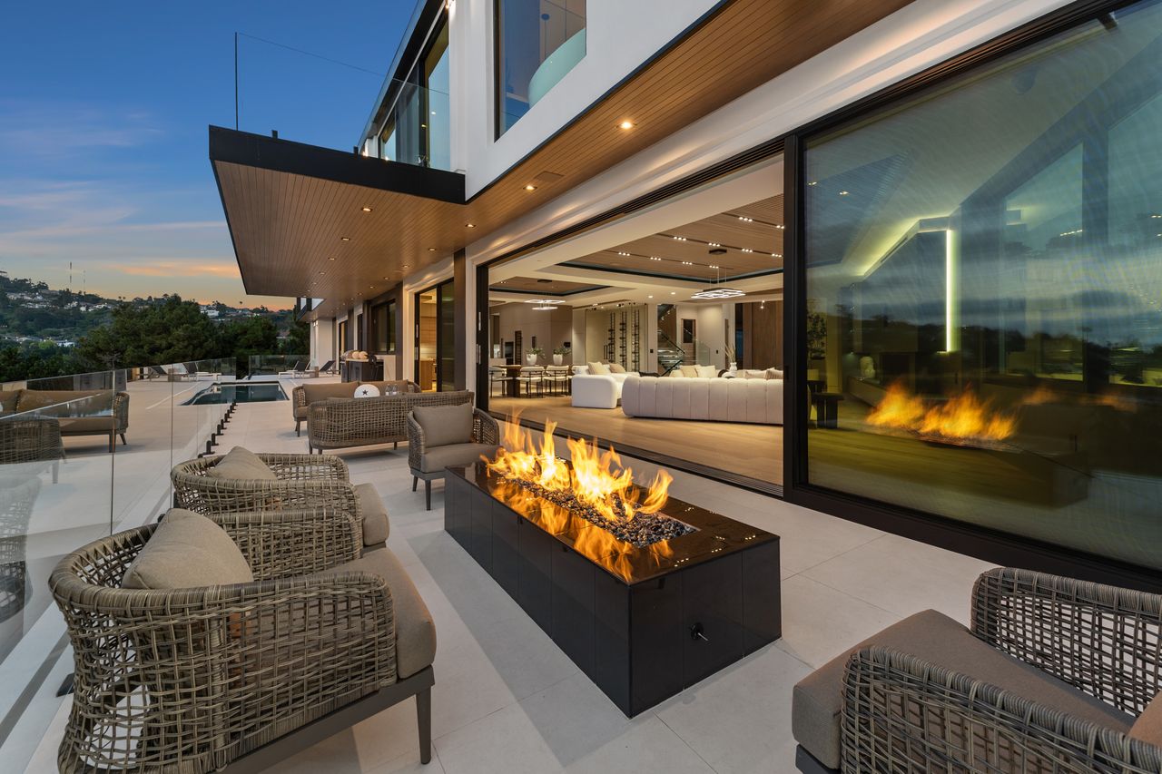6627 Muirlands Dr, La Jolla, CA 92037