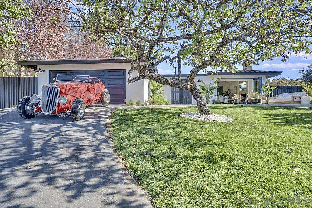 243 Seeman Dr