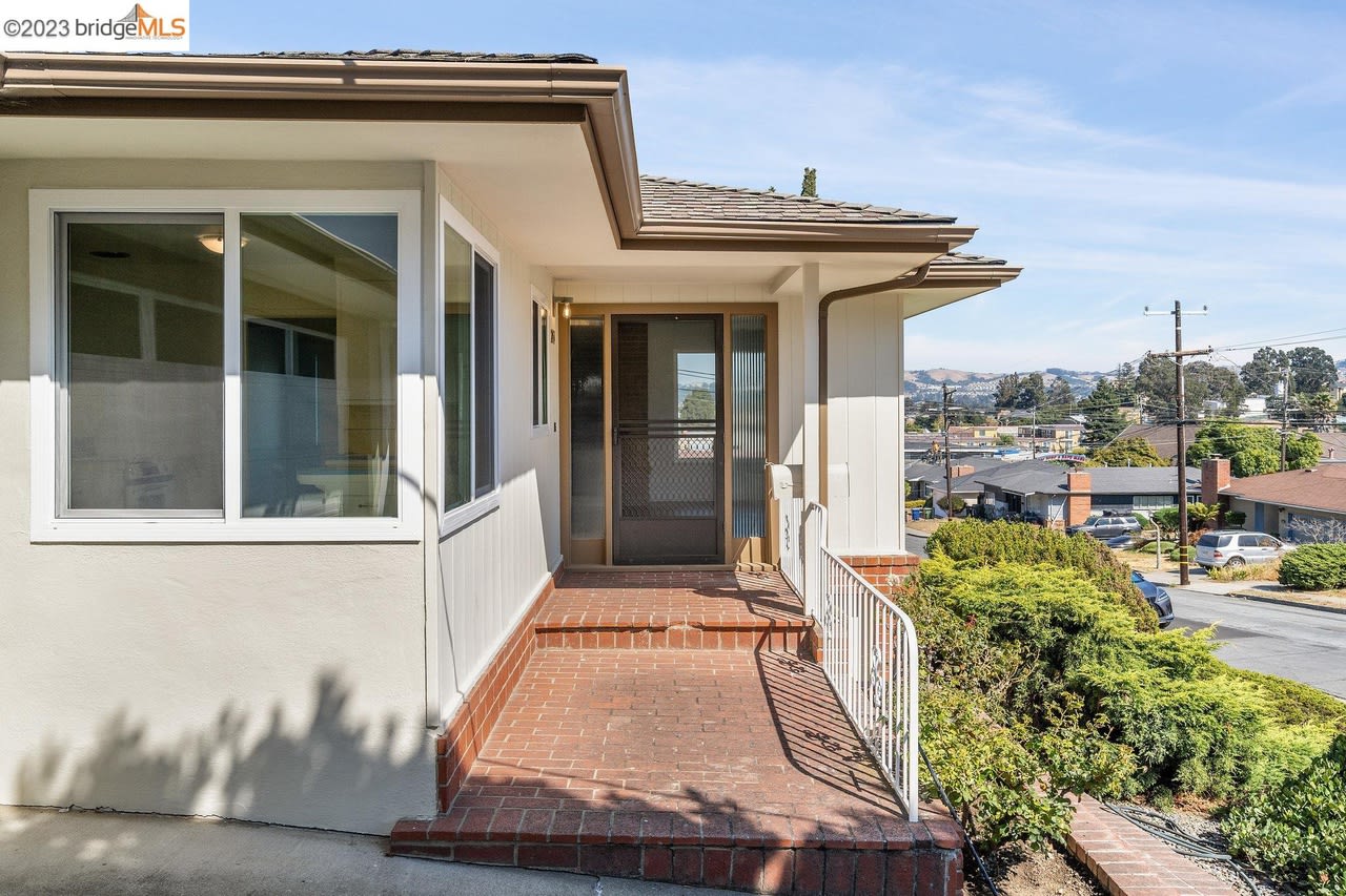 2454 San Carlos Ave