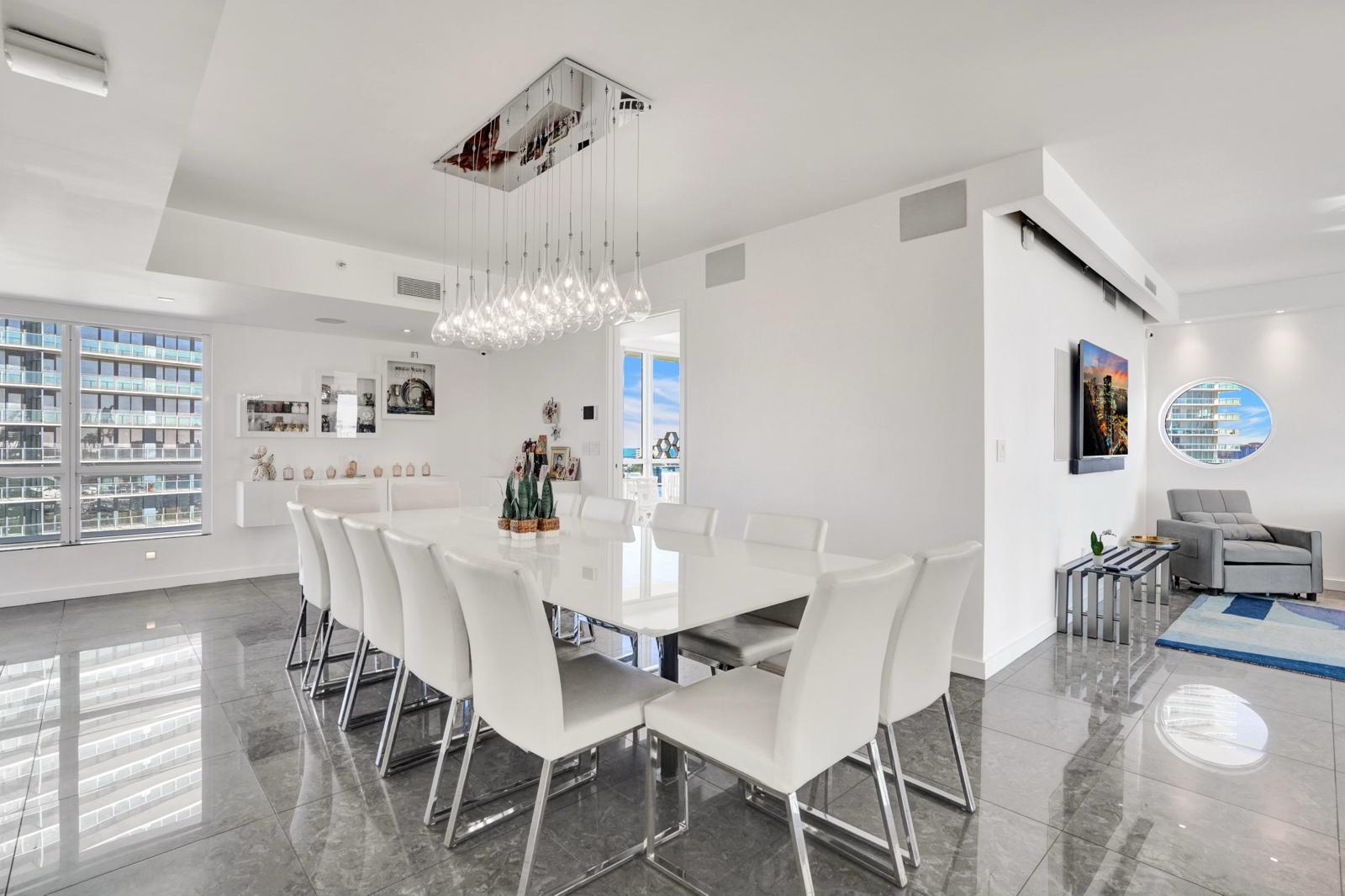 520 WEST AVE #1101