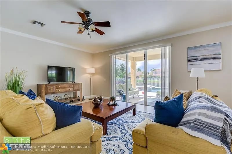 1612 Blue Jay Cir
