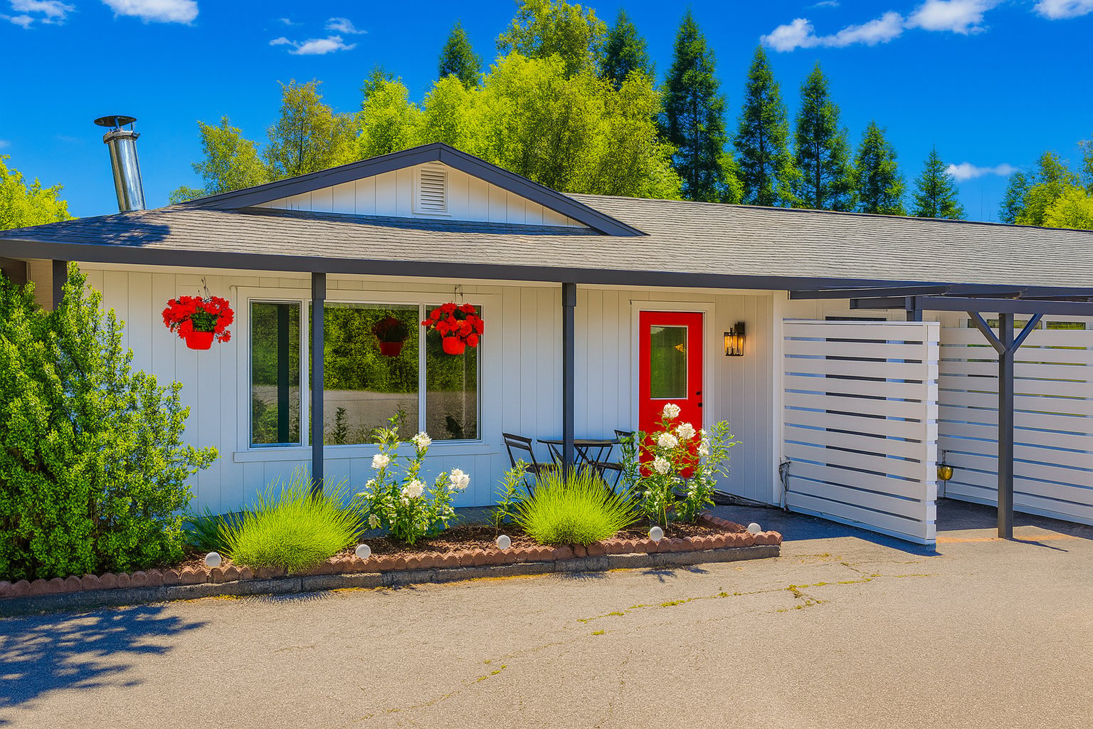 725 Lytton Station