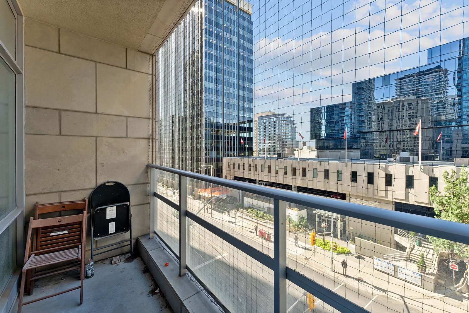 2191 Yonge Street Unit: L7