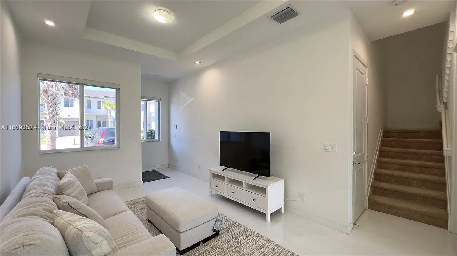 921 Pioneer Way