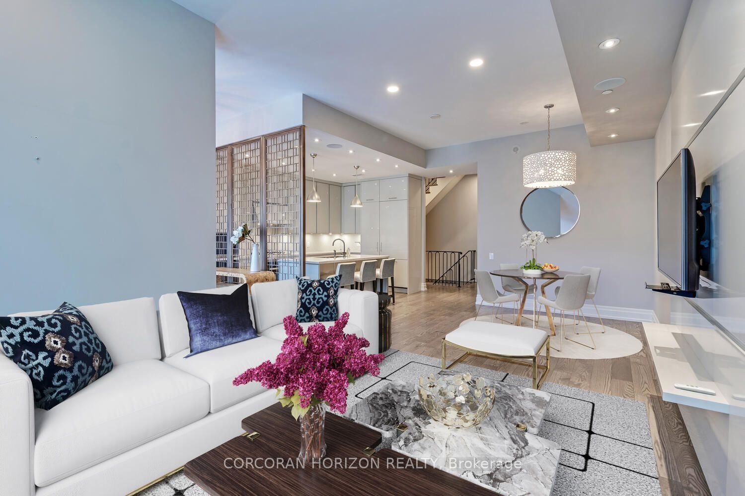 GRAND TOWNHOUSE IN THE ANNEX