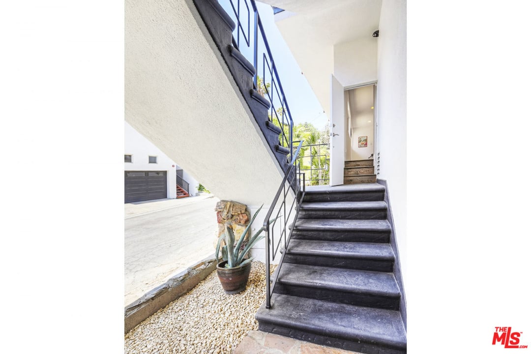 2622 Rinconia Dr