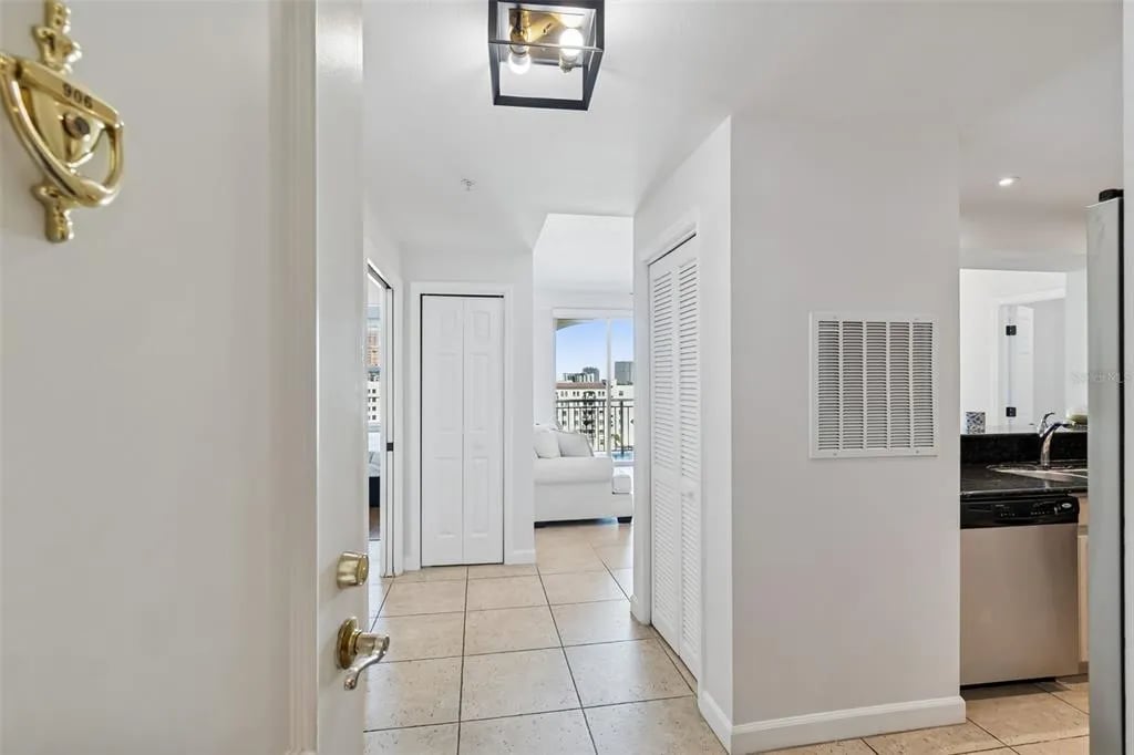 345 Bayshore Blvd, Apt 906