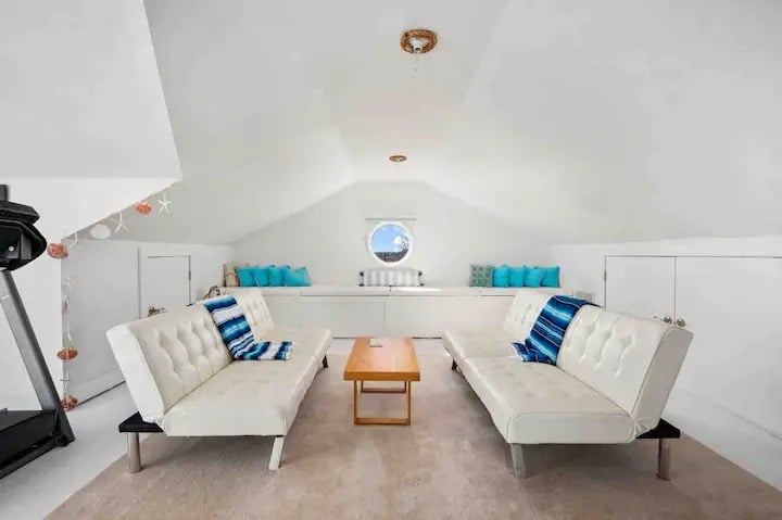 #38 Stunning Colonial