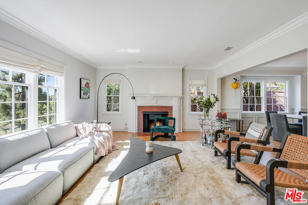 7463 Franklin Ave