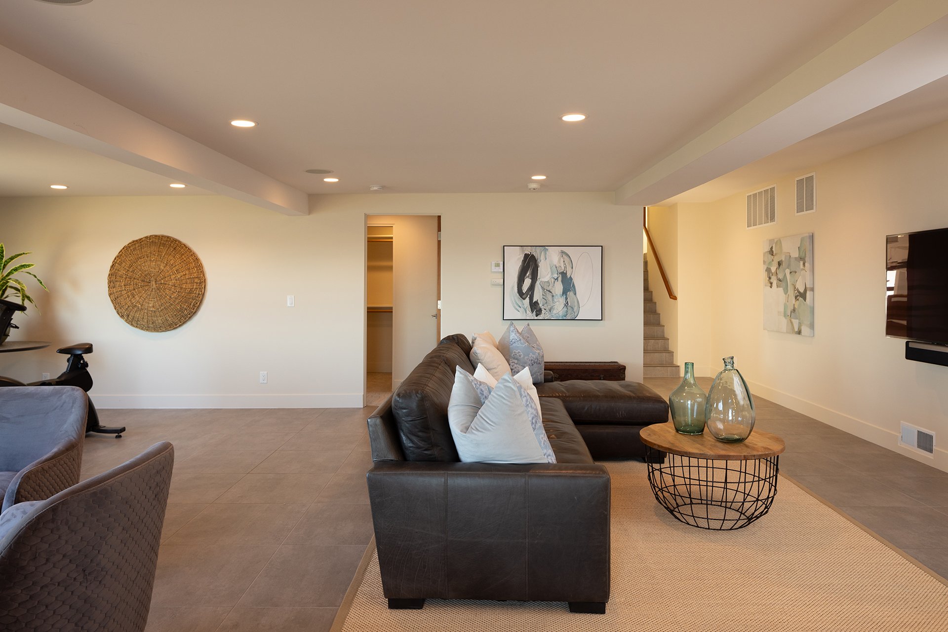 Contemporary Oceanfront Retreat