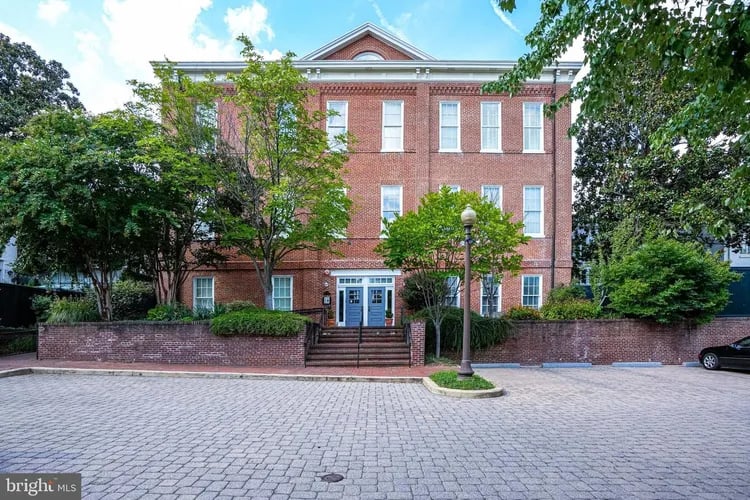 2735 Olive St, NW #13