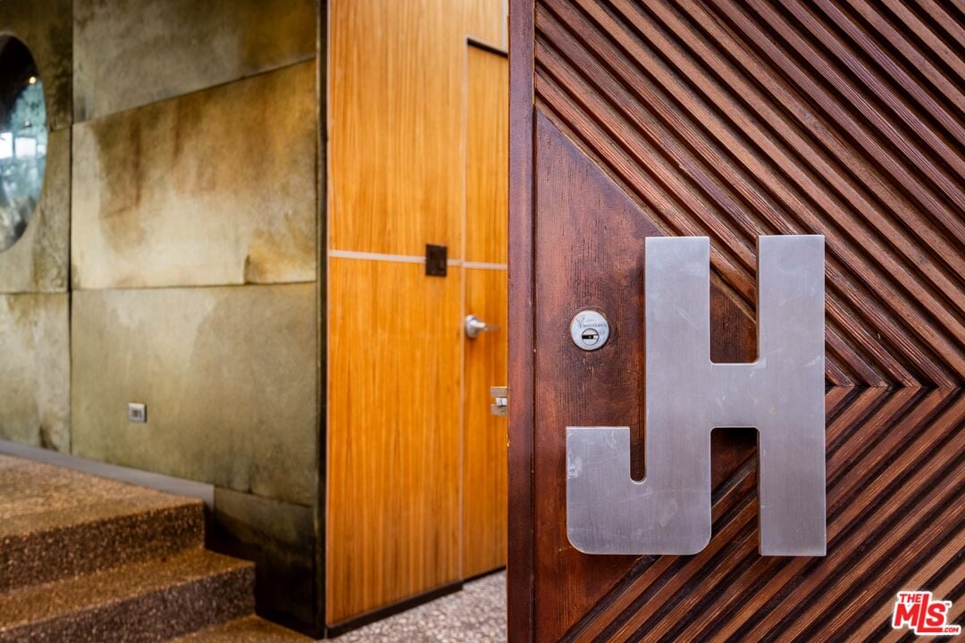 Orion Crest, Devlin Dr, 90069