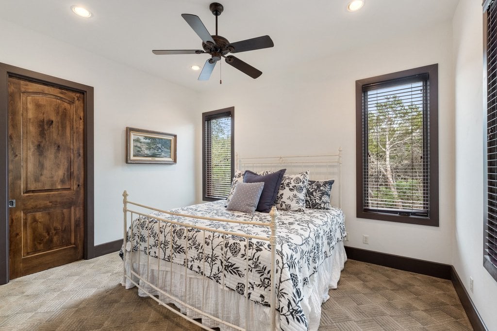 16005 Pontevedra Place