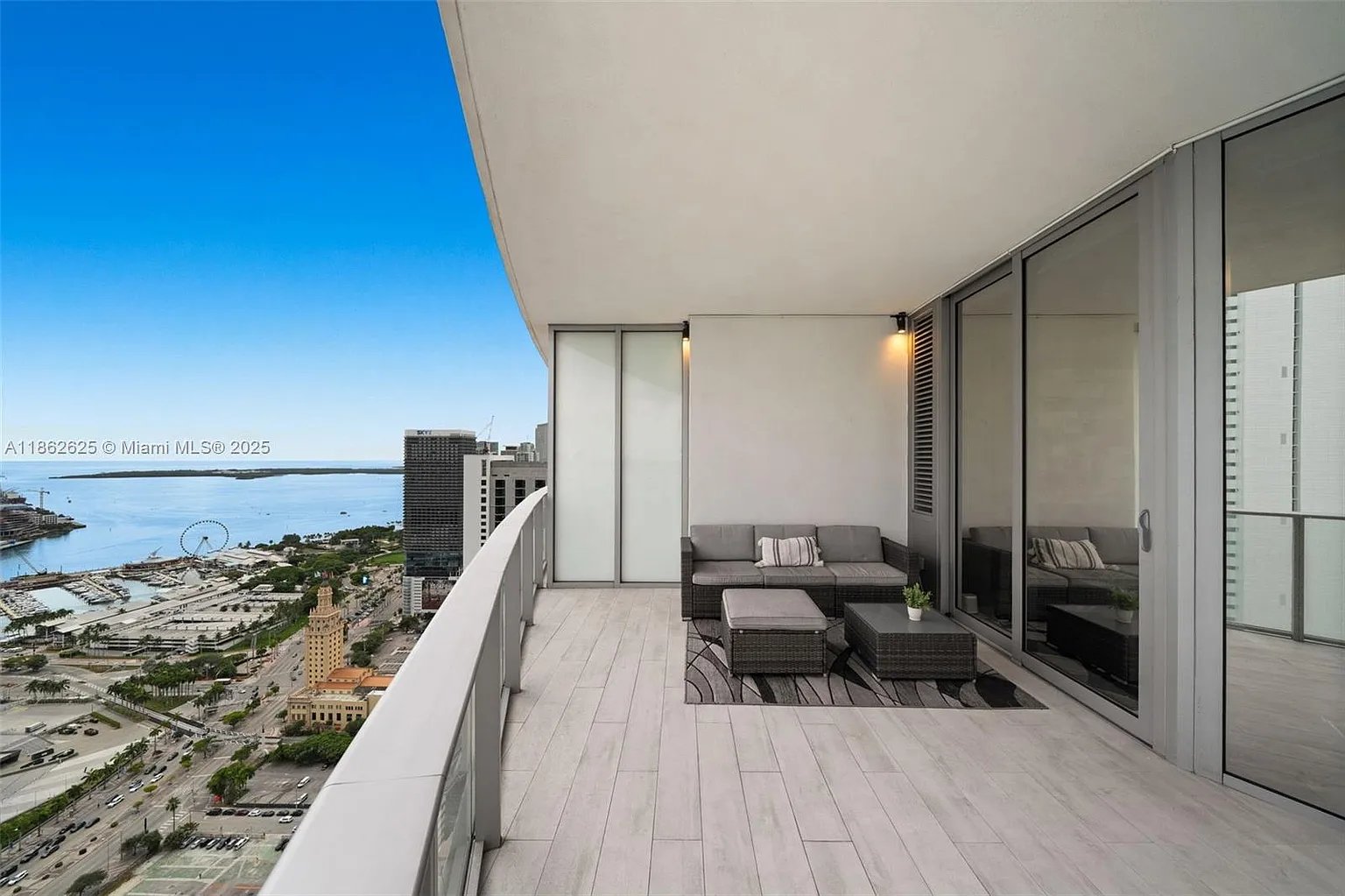 851 NE 1st Ave #4303