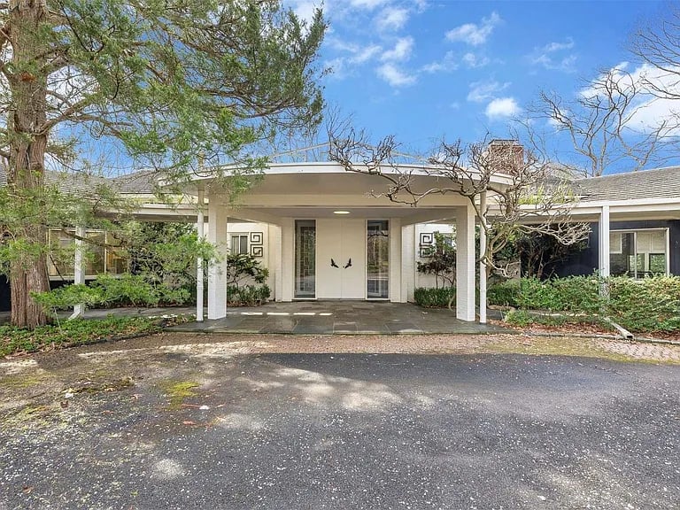 387 & 389 Oyster Bay Rd