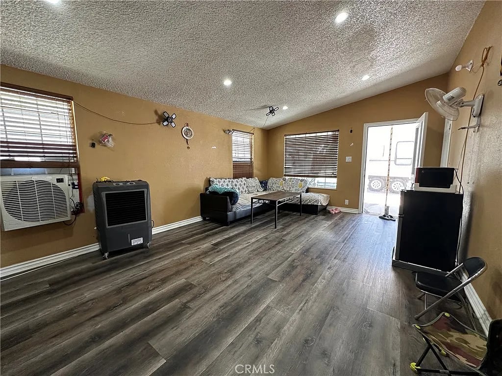 38551 Lemsford Ave