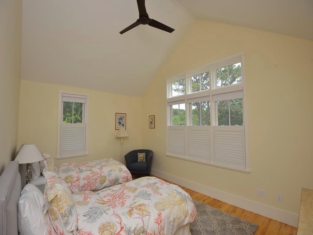 39 Naushon Rd