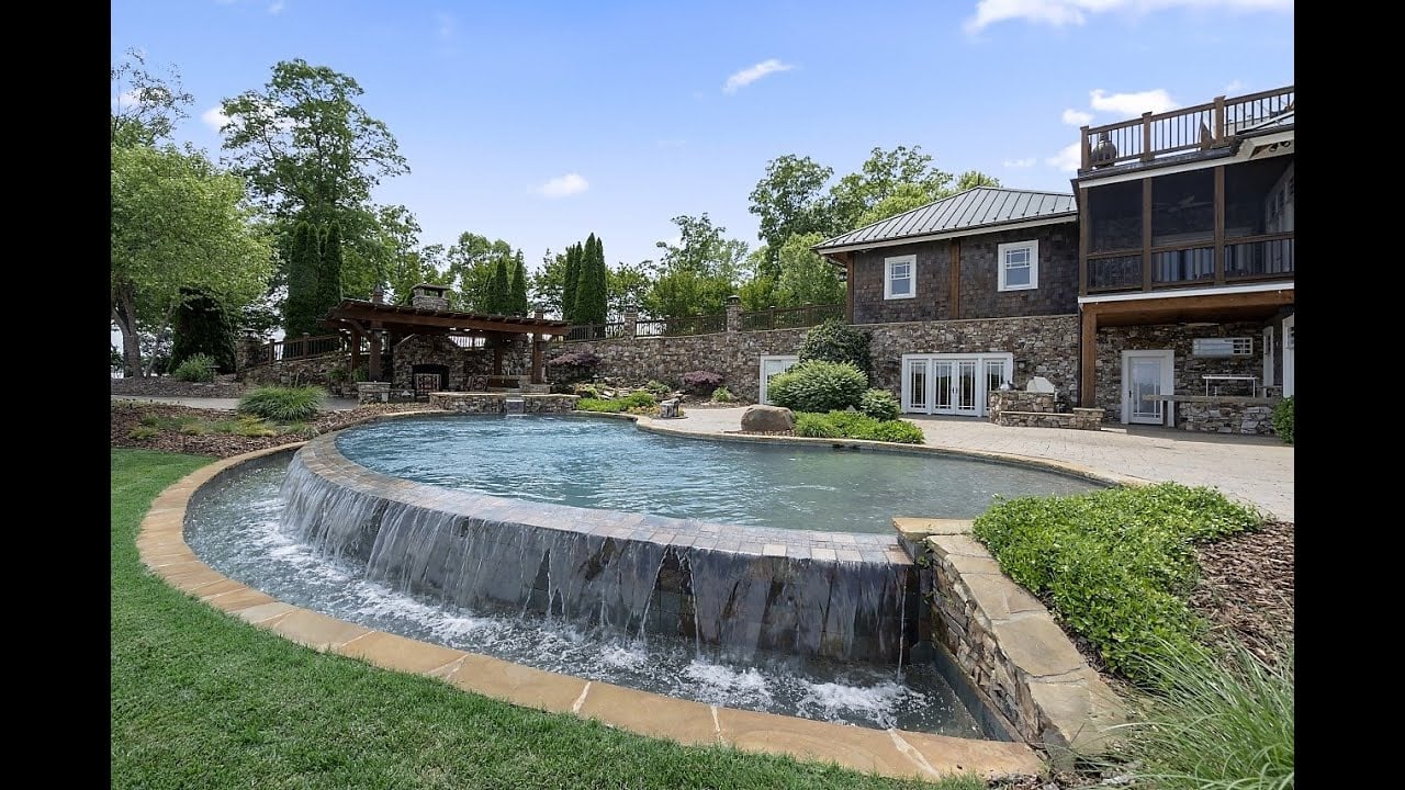 Incredible newly renovated timber frame lakefront estate with golf green, 605 Roy Coppley Rd...