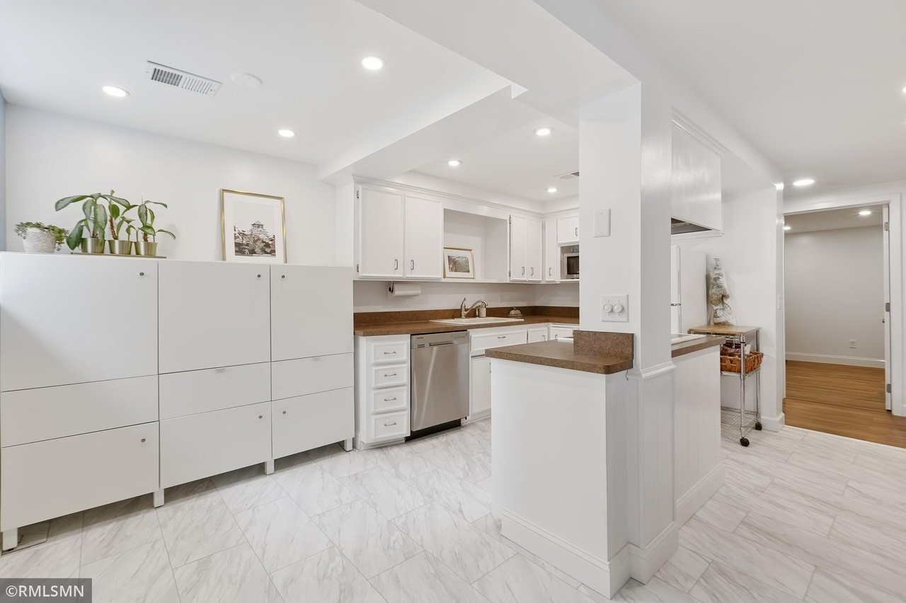 24 Saint Albans St S #7