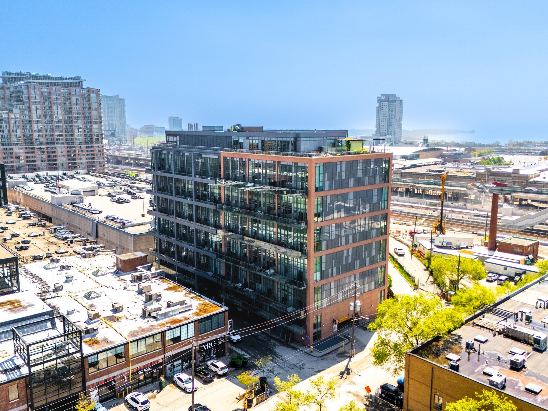 735-5 Hanna Ave