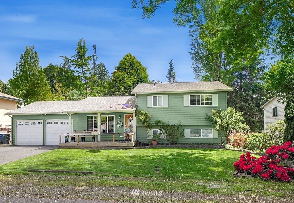 19526 32nd Ave NE