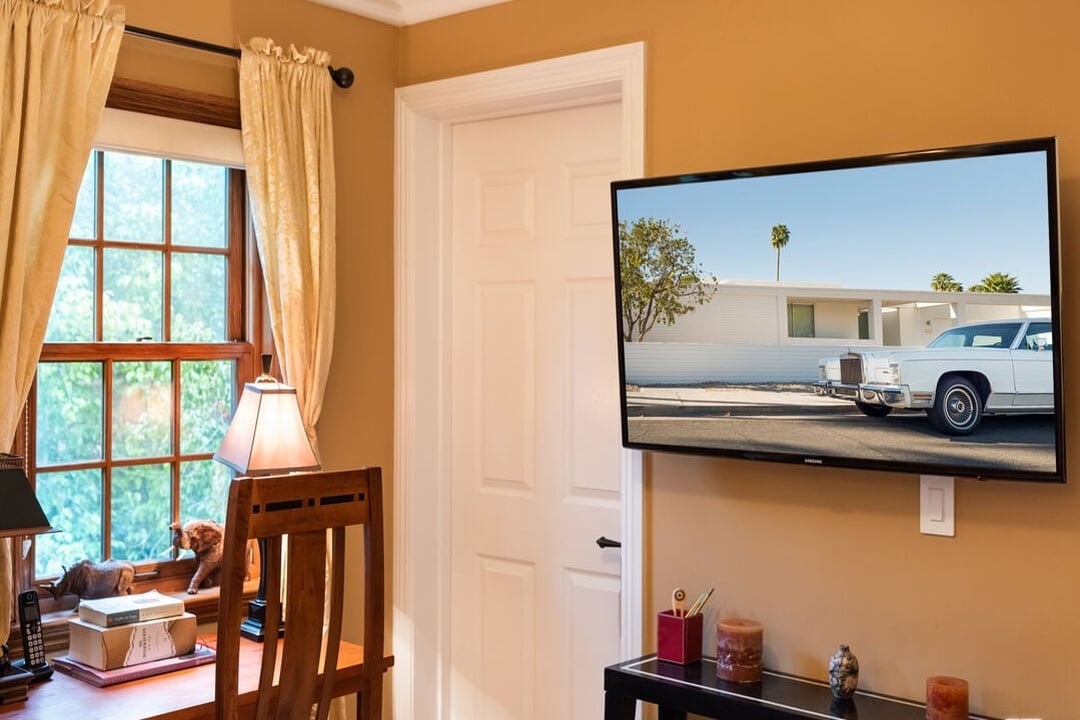 San Vicente Blvd, 90402