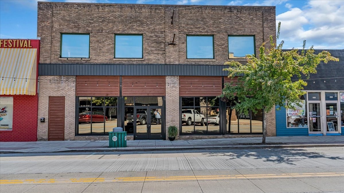 227 S Cedar Ave