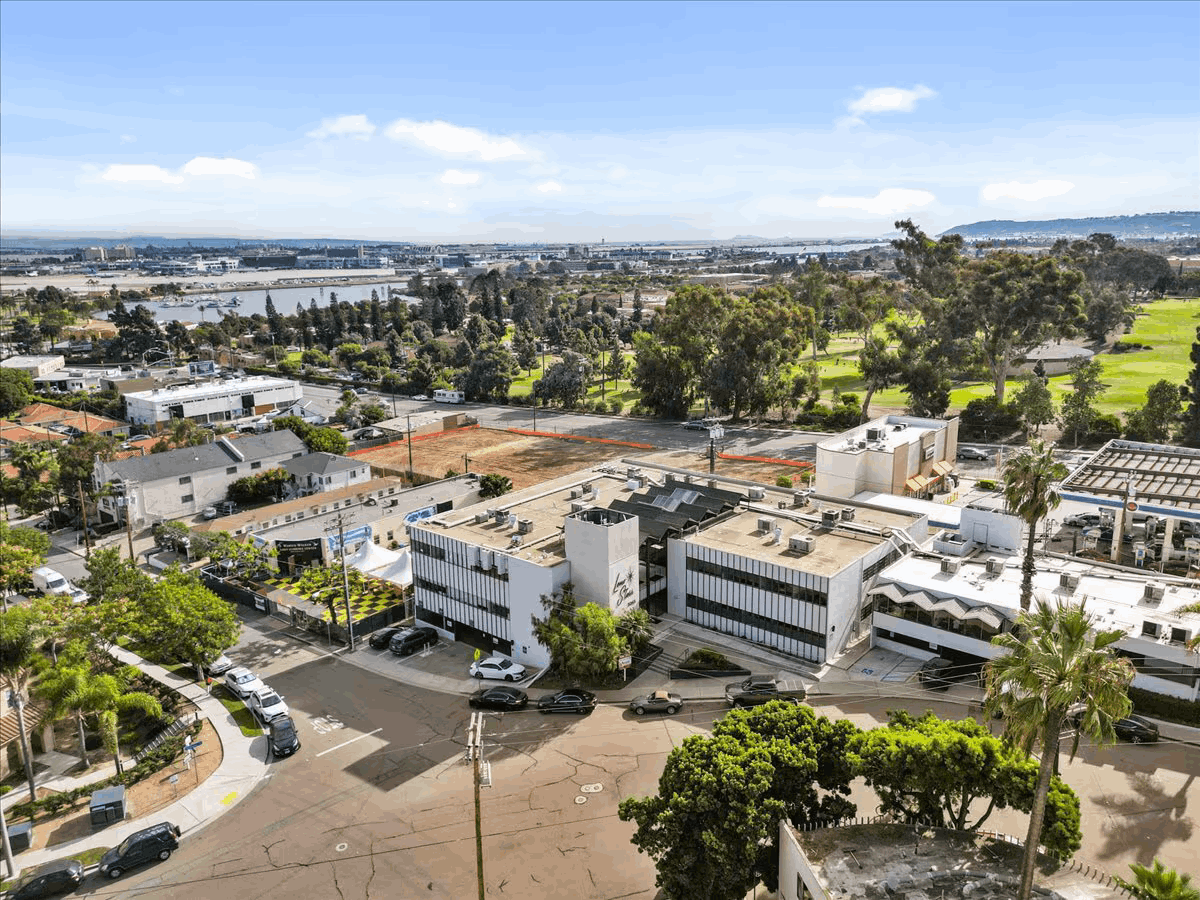 3065 Rosecrans Pl - Loma Starr