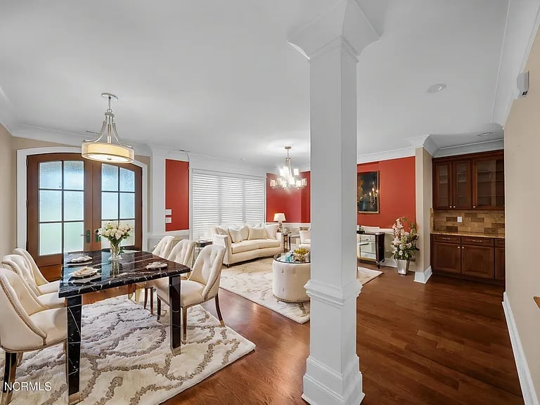 3441 Autumn Leaves Dr