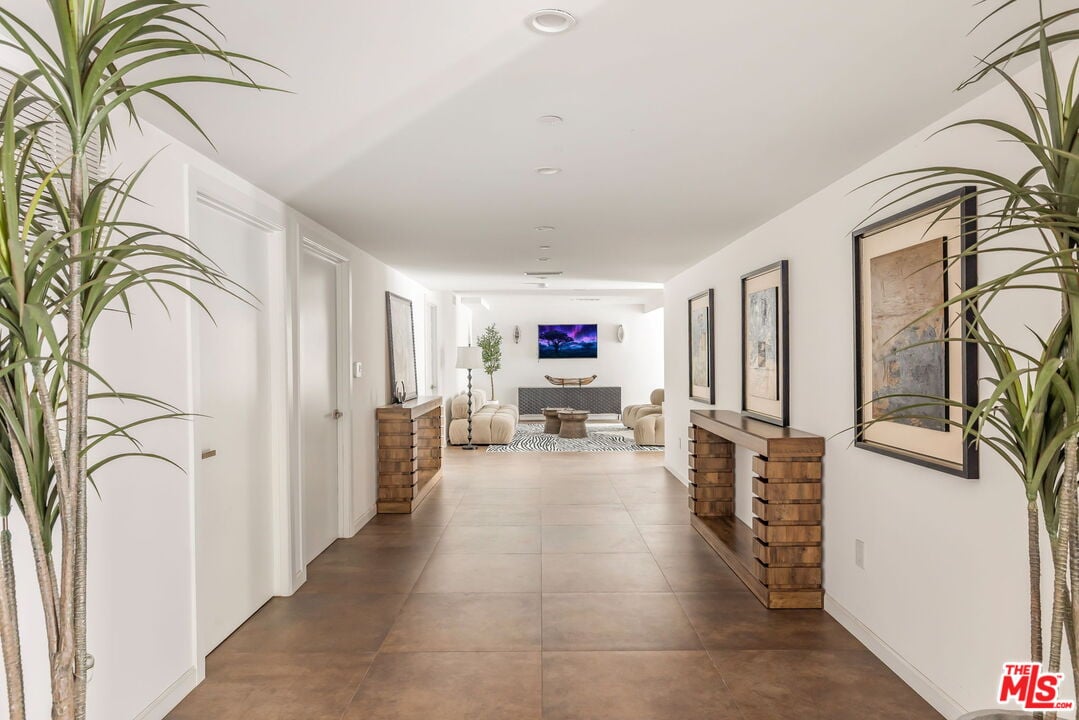 Aurelian Pavilion, W Sunset Blvd, 90049