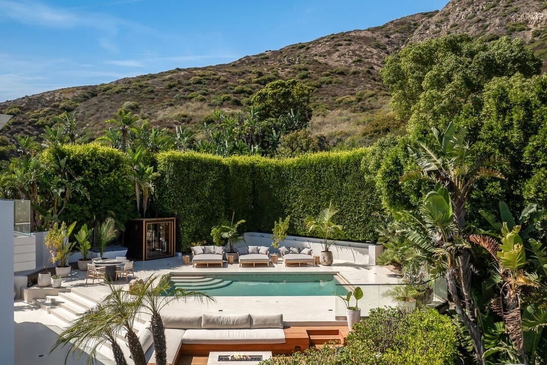 Meridian Manor, Encinal Canyon Rd, 90265