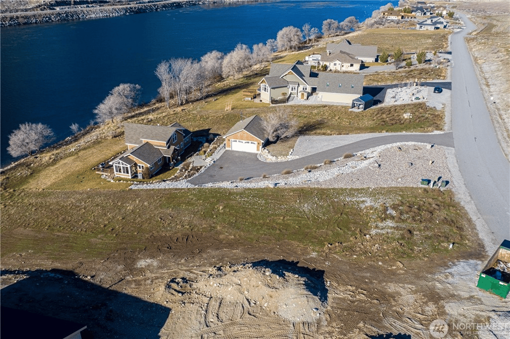 23 N Shore Dr