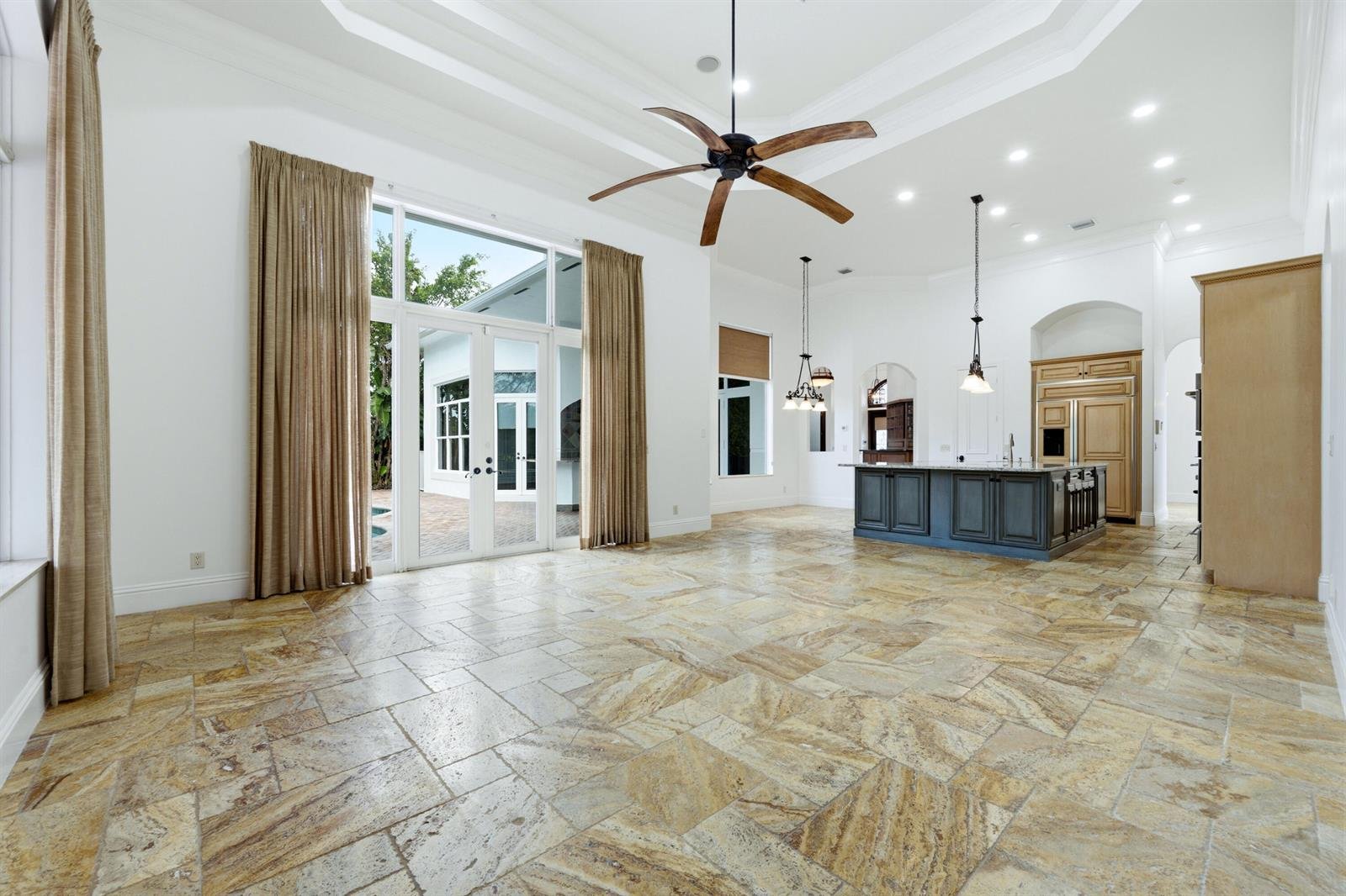  608 Inlet Rd